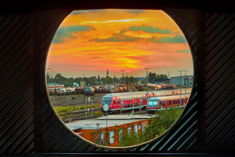 Gemeinde Mühldorf_am_Inn Landkreis Mühldorf Bahnhof Fenster Deutschland MÜ